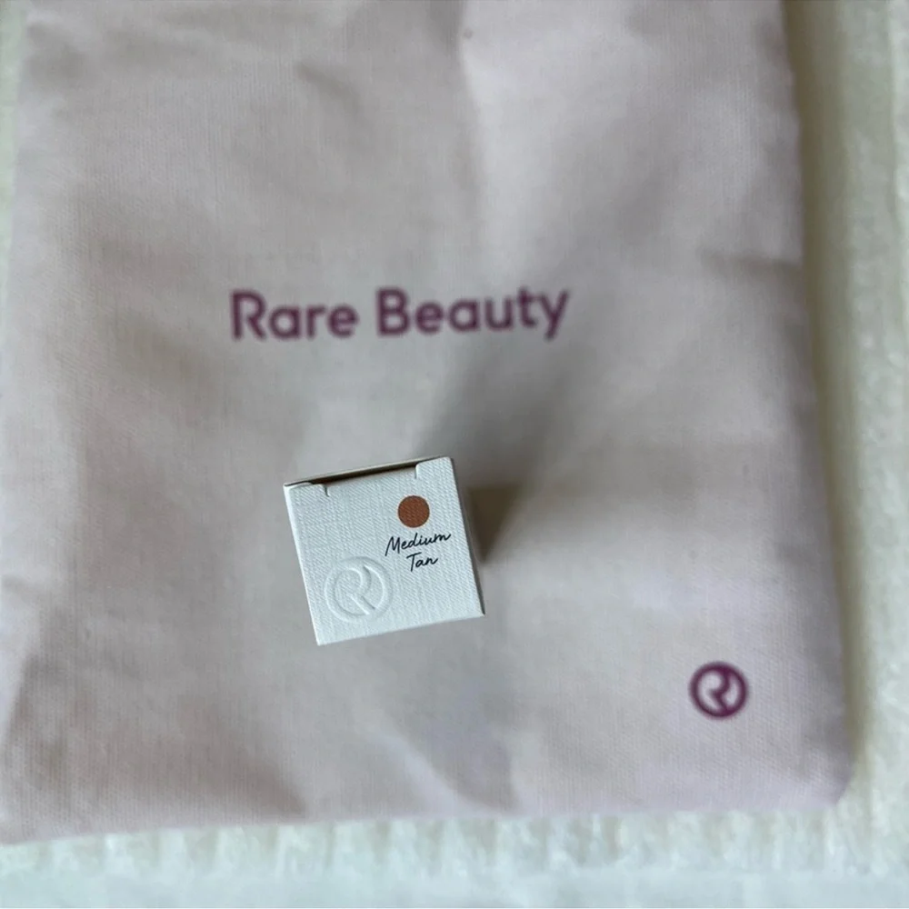 NEW Rare Beauty Positive Light Under Eye Brightener in Medium Tan